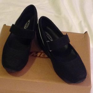 Black orthopedic wedges